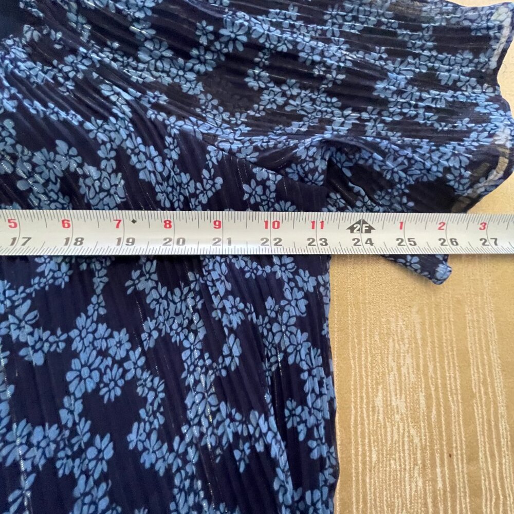 Michael Kors off the shoulder pleasted blue floral metallic blouse short sleeve - Picture 3 of 6